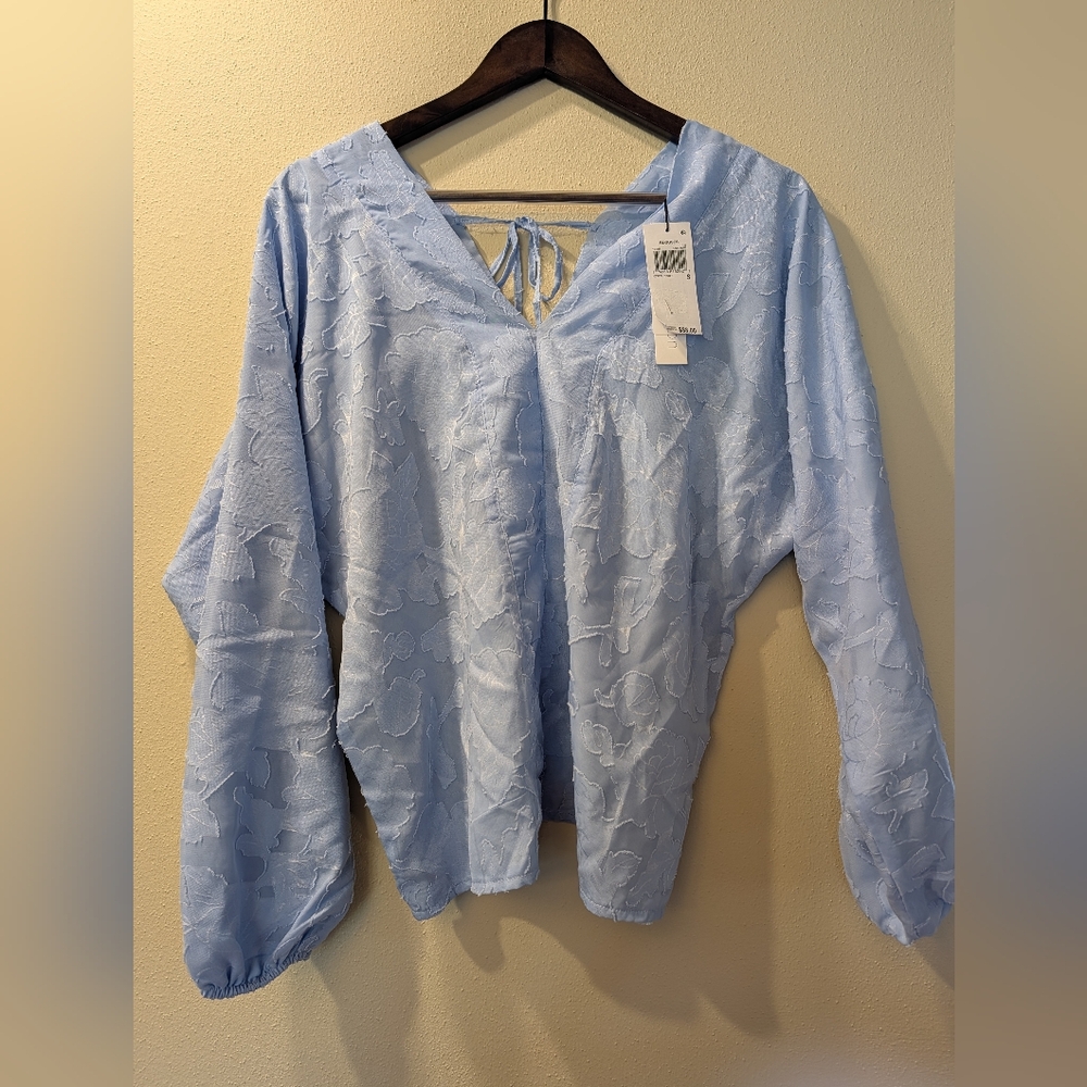Koko & Mason - Light Blue V-Neck Long Sleeve Blouse - Sz Small - Picture 5 of 5
